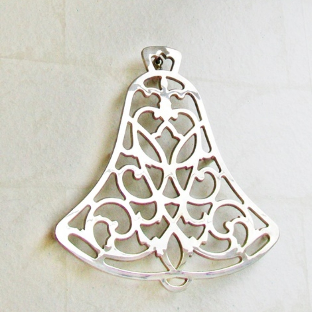 WM A ROGERS Silver Plated BELL TRIVET